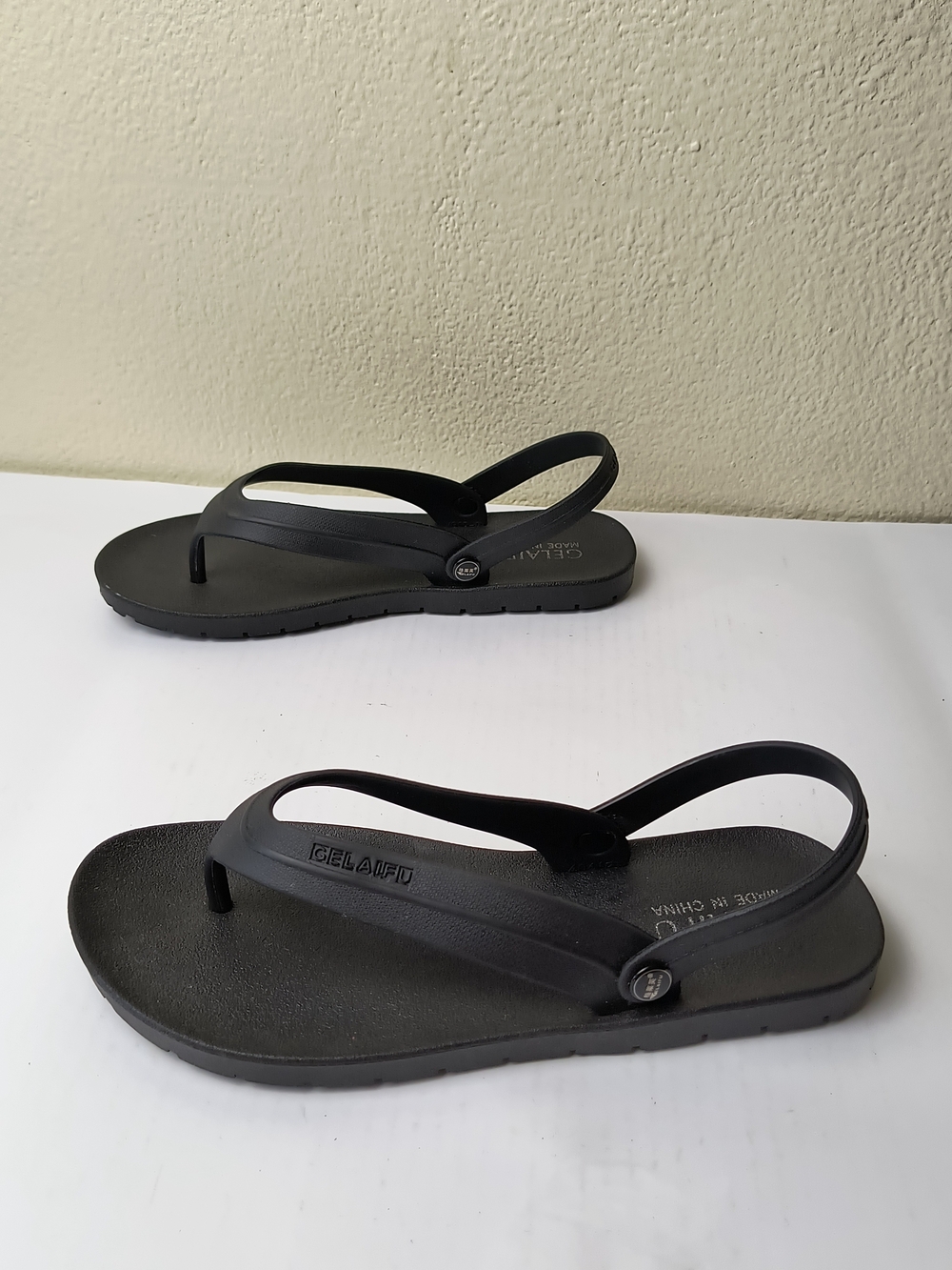 Black Women's Back-Strap Flip Flop Sandals